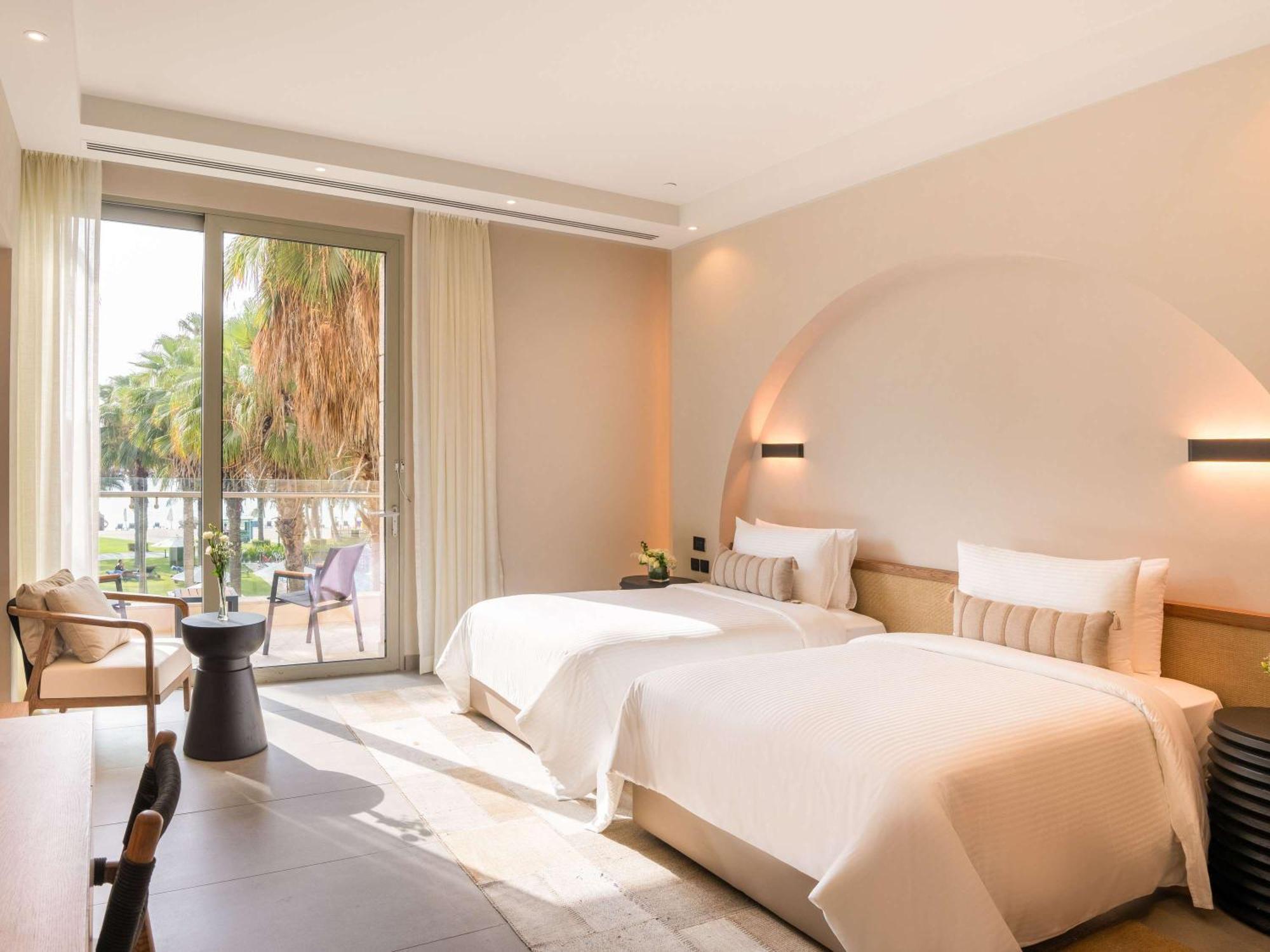 Rixos The Palm Hotel & Suites Dubai Exterior photo
