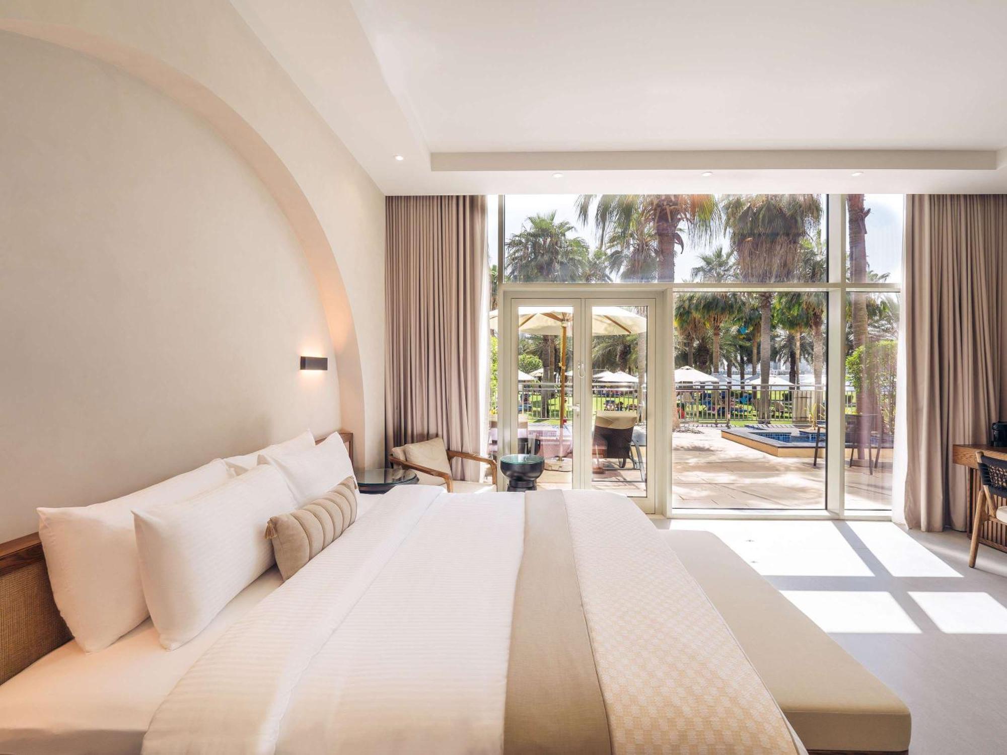 Rixos The Palm Hotel & Suites Dubai Exterior photo